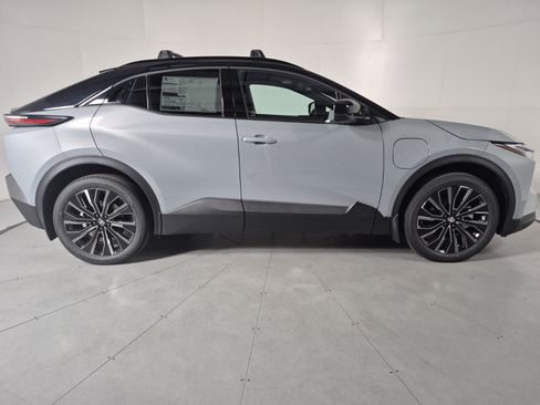 New 2026 Toyota C-HR AWD/4WD image 5
