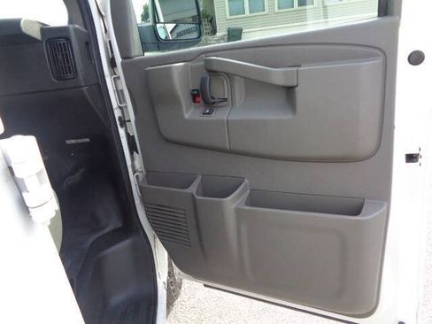 Used 2019 Chevrolet Express 3500 w/ Driver Convenience Package RWD image 21