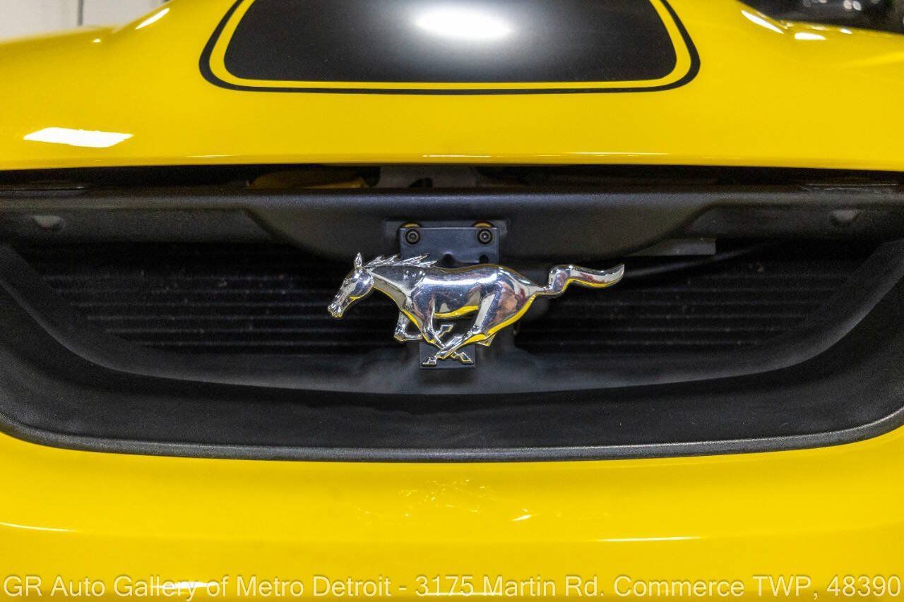 Used 2004 Ford Mustang Mach 1 RWD image 26