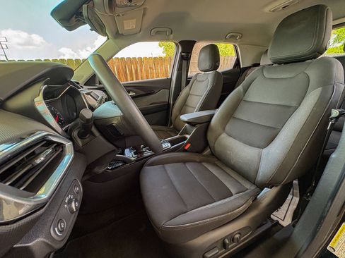 Used 2023 Chevrolet TrailBlazer LT FWD image 23