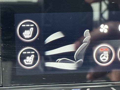 Used 2026 Genesis G70 2.5T Prestige image 31