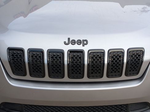 Used 2019 Jeep Cherokee Latitude Plus image 9