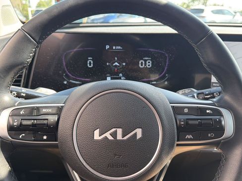 Used 2024 Kia Sportage EX FWD image 6