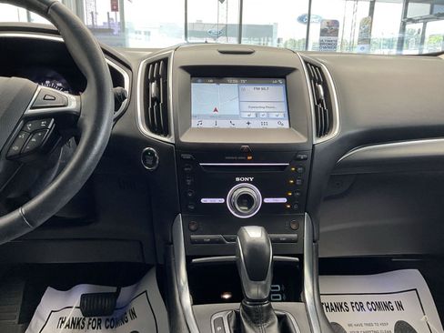 Used 2018 Ford Edge Titanium w/ Technology Package AWD/4WD image 18
