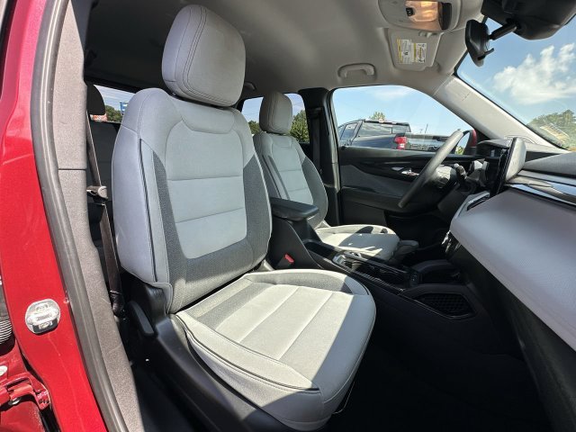 Used 2025 Chevrolet TrailBlazer LT w/ Driver Confidence Package FWD image 25