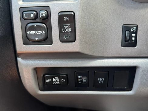 Used 2011 Toyota Tundra Limited AWD/4WD image 23
