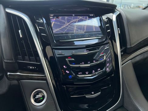 Used 2020 Cadillac Escalade Platinum image 48