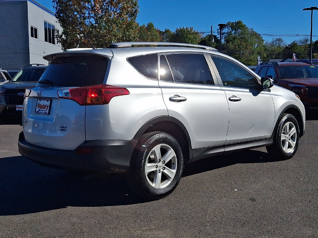 Used 2013 Toyota RAV4 XLE AWD/4WD image 7