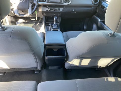 Used 2017 Toyota Tacoma TRD Sport RWD image 17