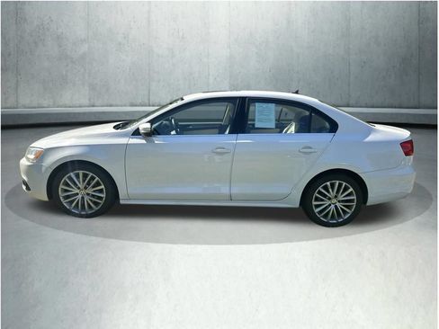 Used 2014 Volkswagen Jetta SEL FWD image 2
