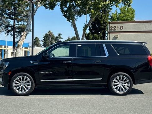 Used 2022 GMC Yukon XL Denali AWD/4WD image 7