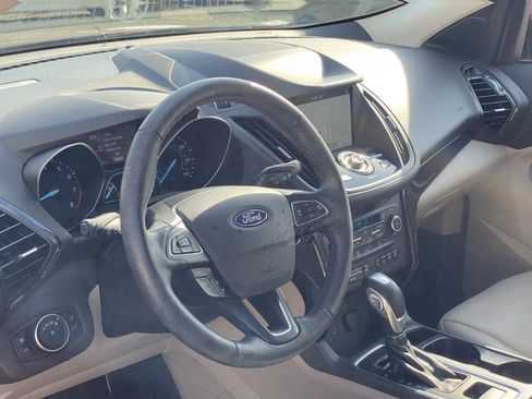 Used 2019 Ford Escape Titanium image 12