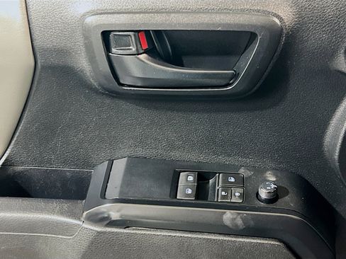 Used 2022 Toyota Tacoma SR RWD image 13