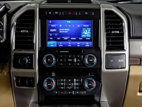 Used 2021 Ford F450 Lariat w/ Lariat Value Package AWD/4WD image 23