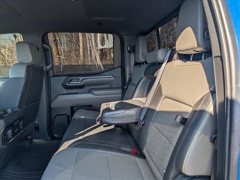 Used 2022 Chevrolet Silverado 1500 ZR2 w/ Technology Package image 26