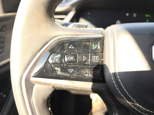 Used 2023 Jeep Grand Cherokee Overland w/ Luxury Tech Group IV AWD/4WD image 20