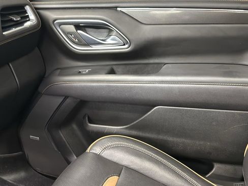 Used 2023 GMC Yukon XL AT4 image 24