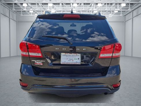 Used 2019 Dodge Journey SE w/ Premium Group FWD image 4