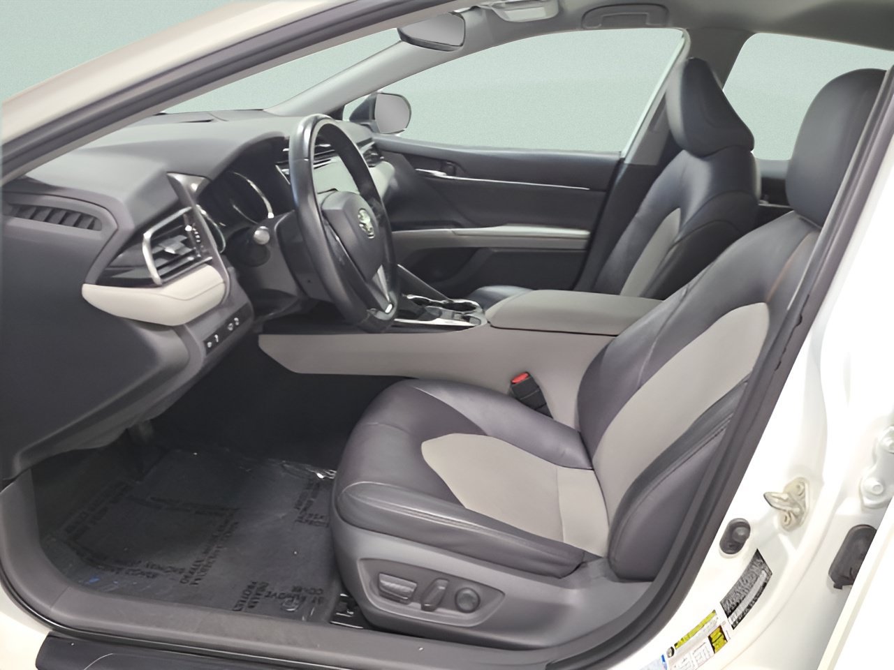 Used 2020 Toyota Camry XLE AWD/4WD image 16