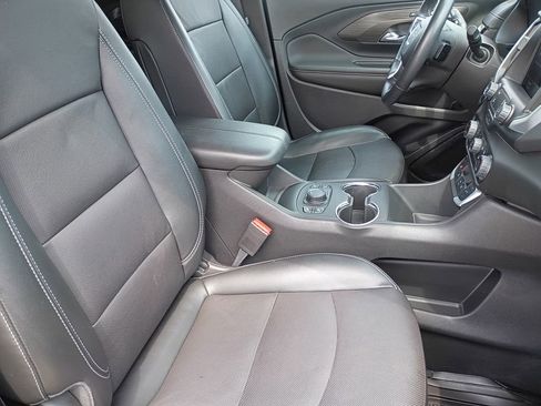 Certified 2022 GMC Terrain SLT image 17