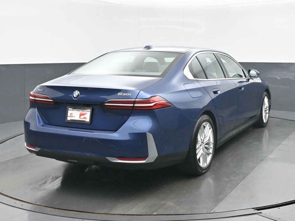 Used 2024 BMW 530i xDrive w/ Premium Package AWD/4WD image 4