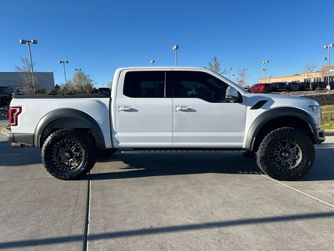 Used 2017 Ford F150 Raptor w/ Equipment Group 802A Luxury AWD/4WD image 10