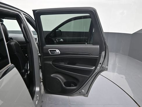 Used 2020 Jeep Grand Cherokee Altitude AWD/4WD image 33