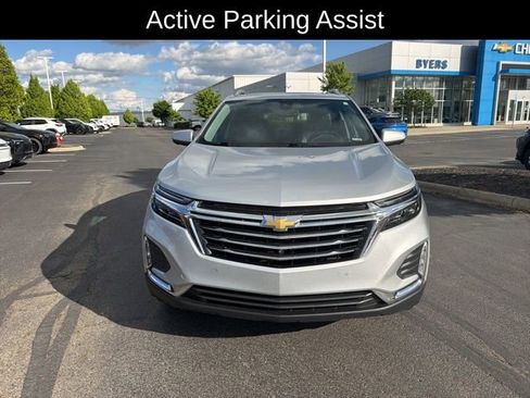 Used 2022 Chevrolet Equinox Premier FWD image 2