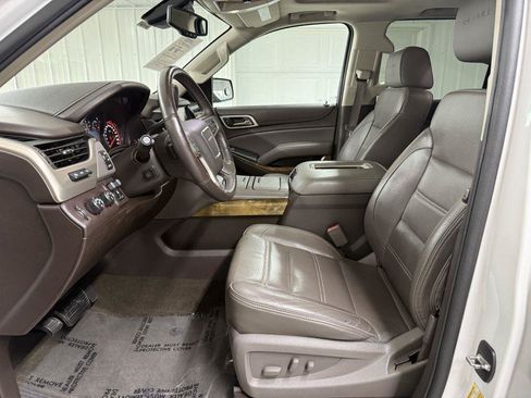 Used 2016 GMC Yukon XL Denali w/ Open Road Package AWD/4WD image 10