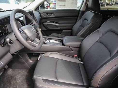 New 2026 Nissan Pathfinder SL image 20