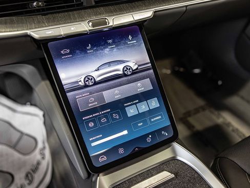 Used 2023 Lucid Air Pure image 29