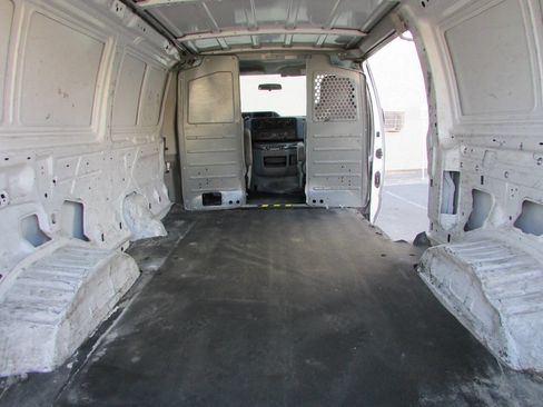 Used 2011 Ford E-150 and Econoline 150 w/ Commercial Cargo Van Pkg image 21