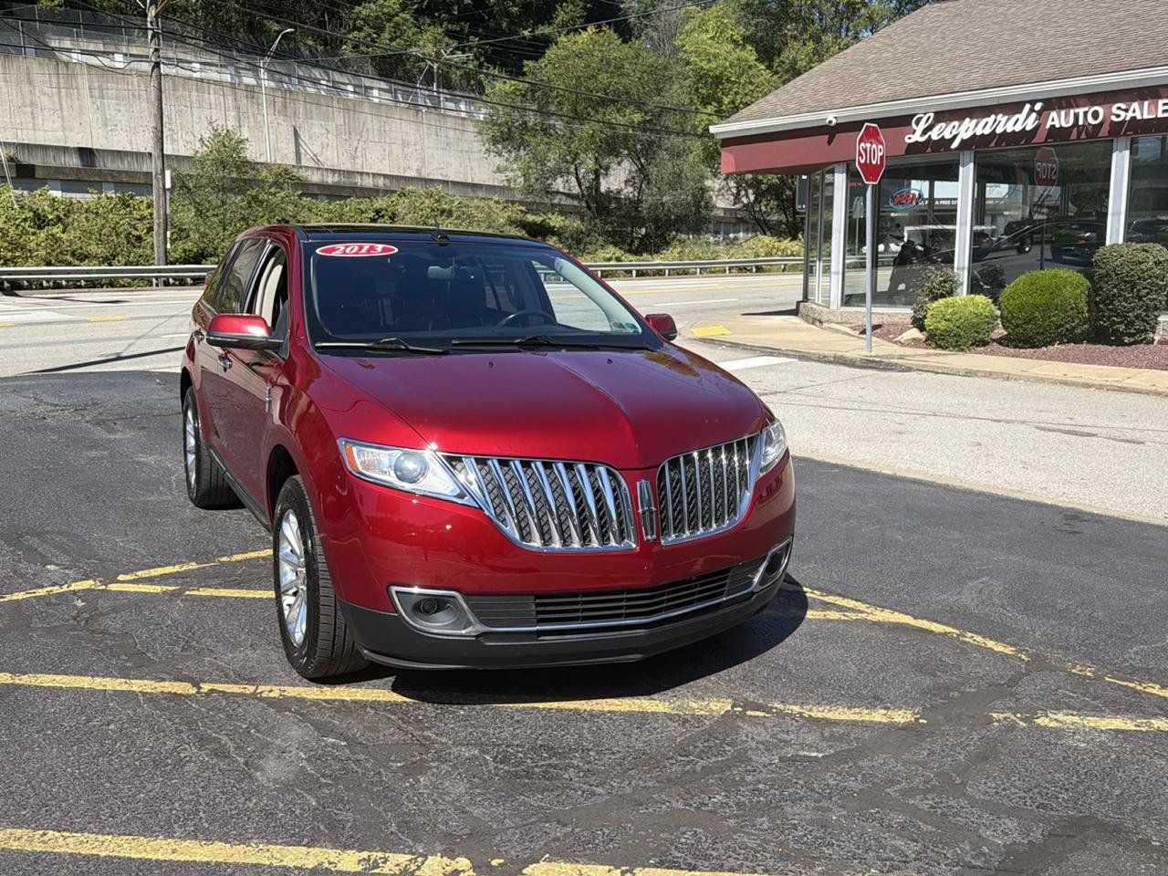 Used 2013 Lincoln MKX AWD image 3