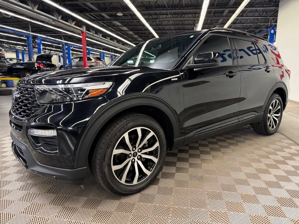 Used 2024 Ford Explorer ST-Line w/ Class IV Trailer Tow Package AWD/4WD image 3