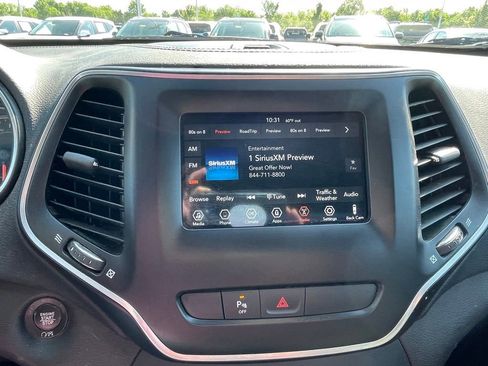 Used 2019 Jeep Cherokee Latitude Plus FWD image 16
