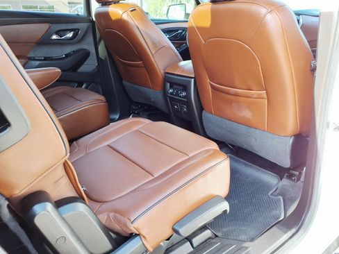 Used 2019 Chevrolet Traverse High Country AWD/4WD image 13