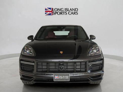 Used 2022 Porsche Cayenne Turbo GT AWD/4WD image 2