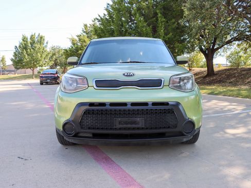 Used 2016 Kia Soul FWD image 2