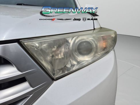 Used 2012 Toyota Highlander FWD image 26