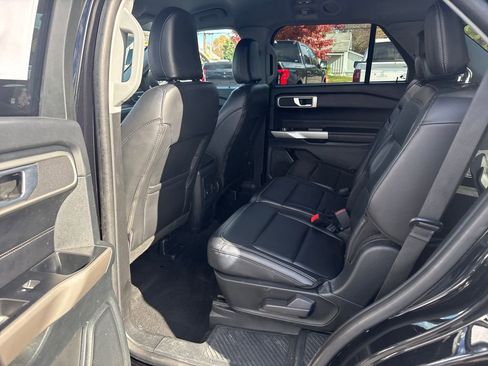 Used 2023 Ford Explorer XLT w/ Equipment Group 202A image 17