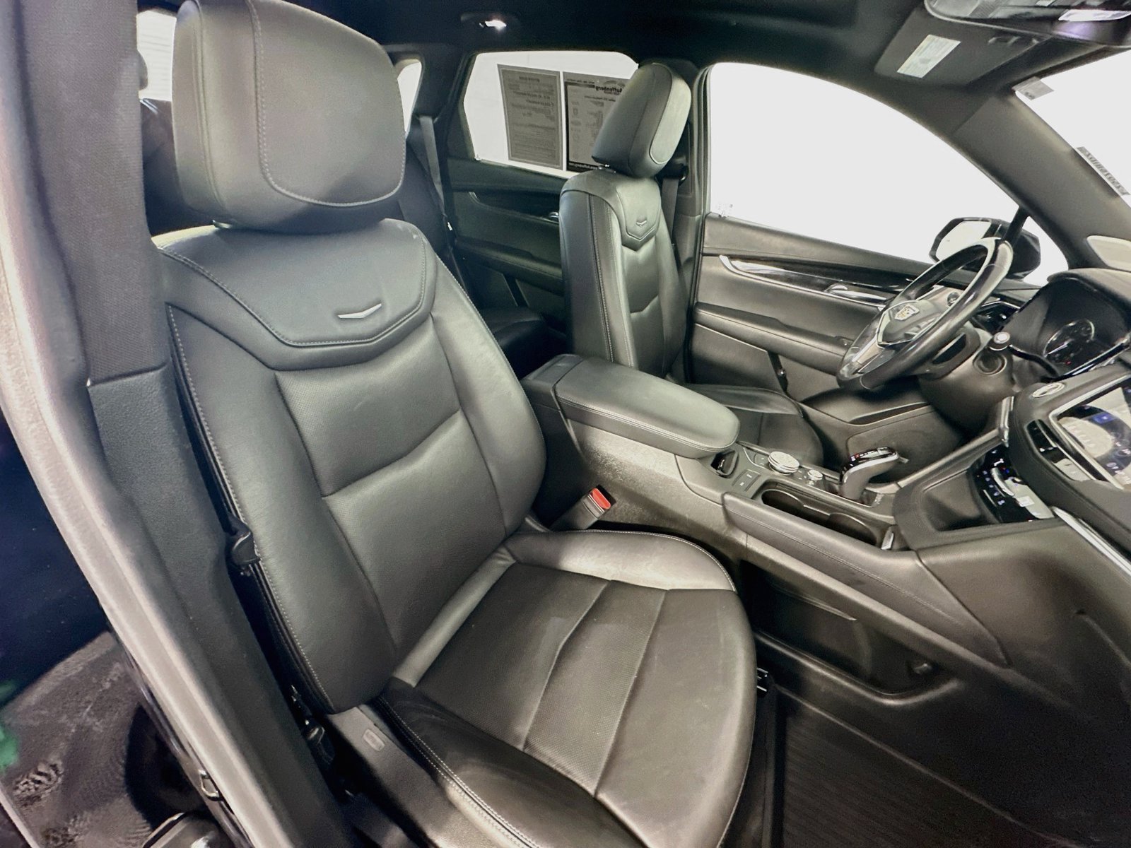 Used 2021 Cadillac XT5 Premium Luxury w/ LPO, Floor Liner Package FWD image 28
