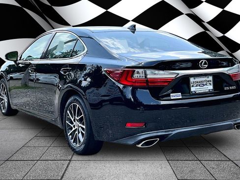 Used 2016 Lexus ES 350 w/ Premium Package w/Wood Trim FWD image 12