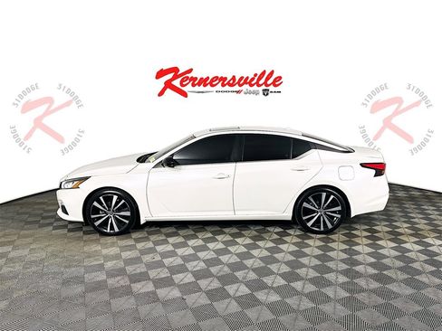 Used 2019 Nissan Altima 2.5 SR w/ SR Premium Package image 4