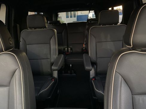 Used 2025 Chevrolet Suburban Premier image 34