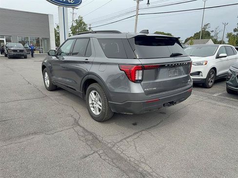 Used 2026 Ford Explorer Active AWD/4WD image 8