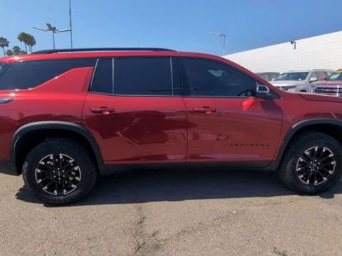 Certified 2025 Chevrolet Traverse Z71 AWD/4WD image 9