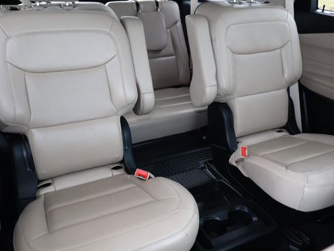 Used 2021 Ford Explorer Limited w/ Equipment Group 301A image 20