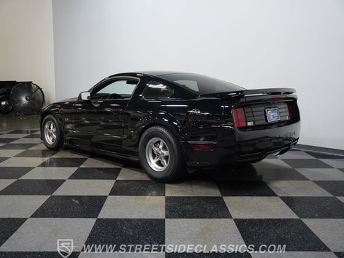 Used 2006 Ford Mustang GT RWD image 9