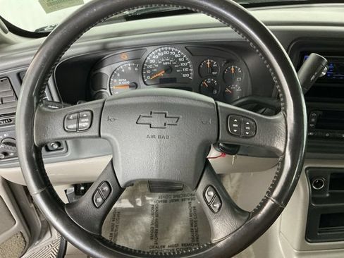 Used 2004 Chevrolet Suburban Z71 w/ Preferred Equipment Group AWD/4WD image 13