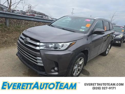 Used 2019 Toyota Highlander Limited image 1